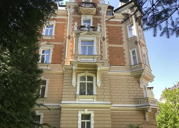 Charlotte Otel